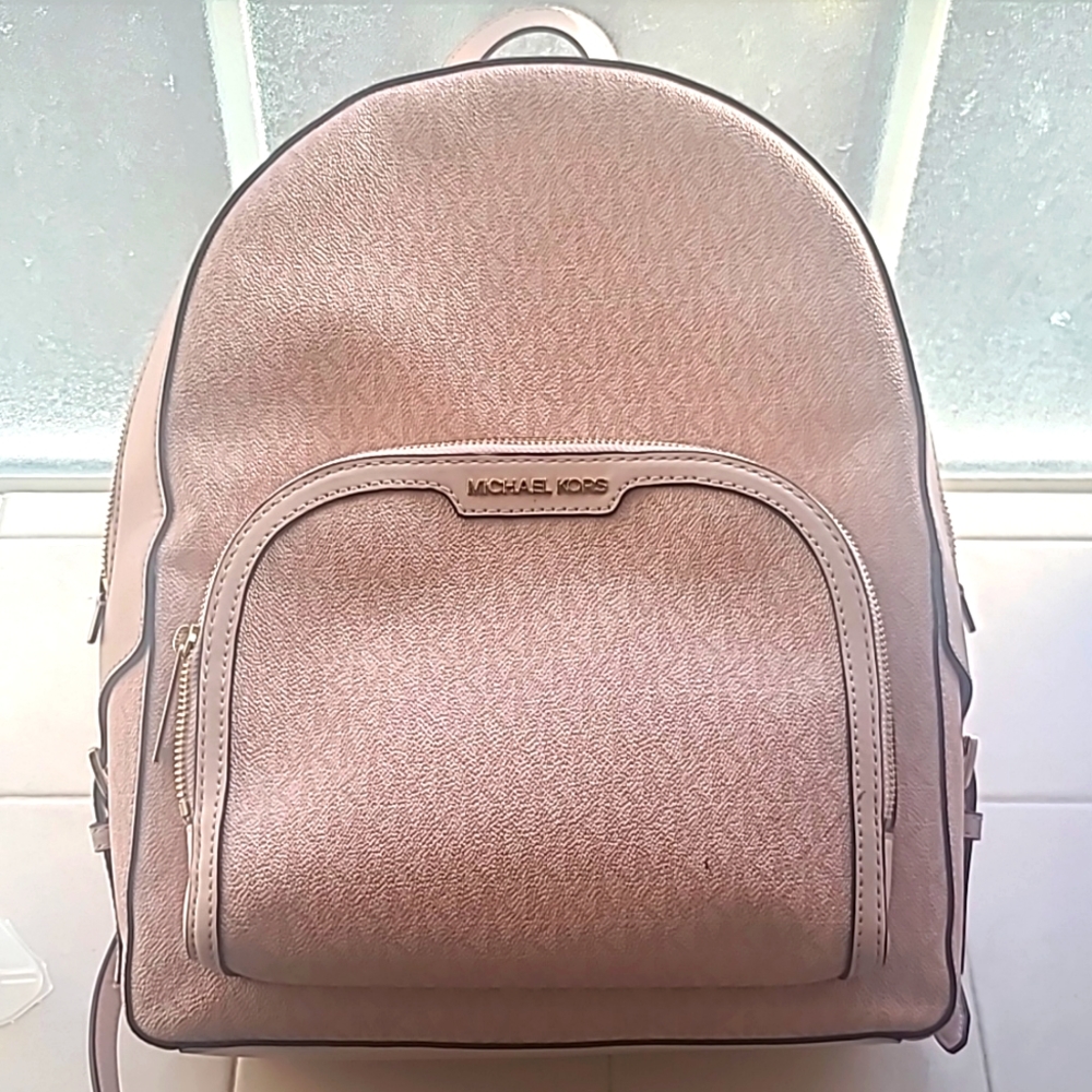 BRAND NEW Michael kors backpack pink w tags